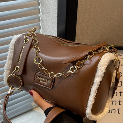 Jauna modeļa eko ādas rokassomiņa ar metāla ķēdīti un rāvējslēdzēja aizdari