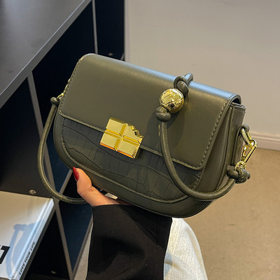 Maza soma ar magnētisku sprādzi un plecu rokturi