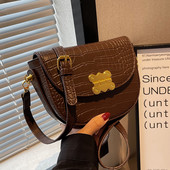 Női bőrtáska négy színben