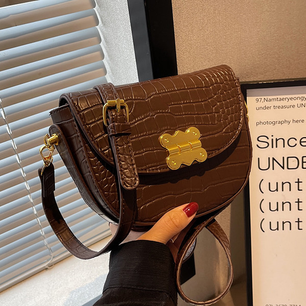 Női bőrtáska négy színben