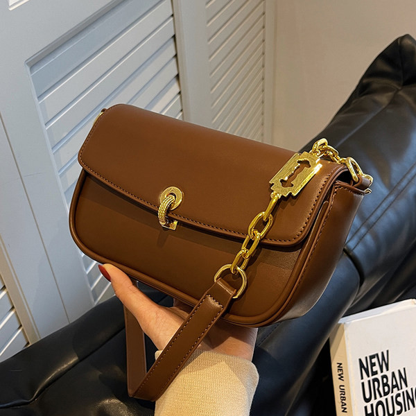 Maza eko ādas soma ar rāvējslēdzēju un slēdzenes aizdari