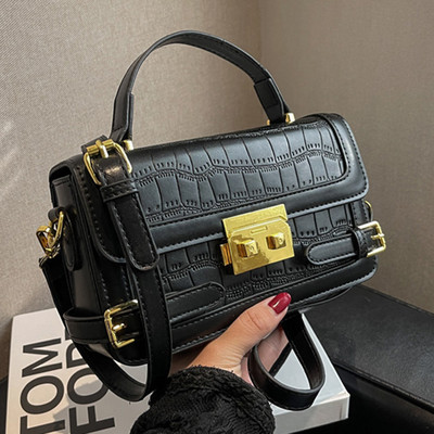 Stilīga ādas soma ar metāla aizdari sievietēm