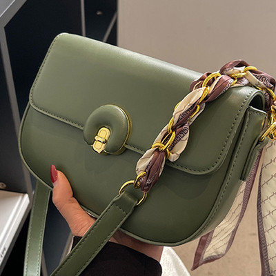 Ležerna torbica s ukrasom šala