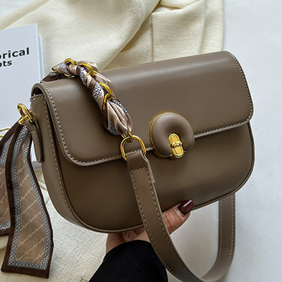 Ležerna torbica s ukrasom šala