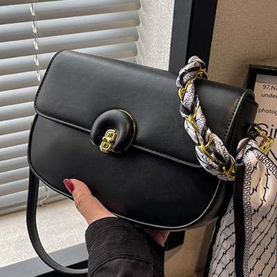 Ležerna torbica s ukrasom šala