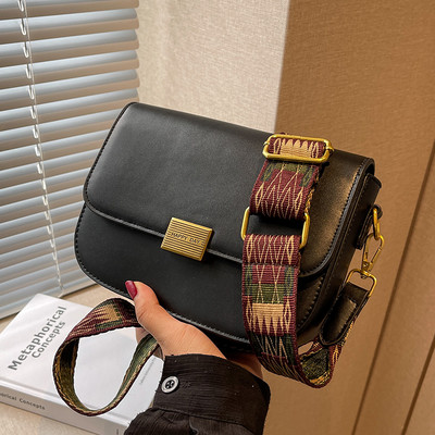 Švaraus modelio eko odos krepšys su metaline užsegimu moterims