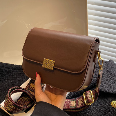 Švaraus modelio eko odos krepšys su metaline užsegimu moterims