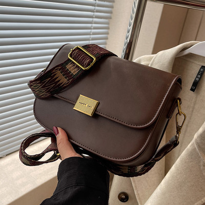 Švaraus modelio eko odos krepšys su metaline užsegimu moterims