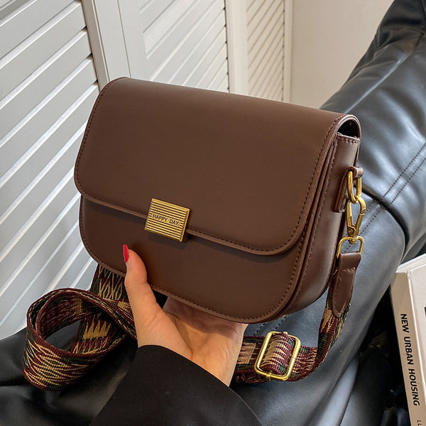 Švaraus modelio eko odos krepšys su metaline užsegimu moterims