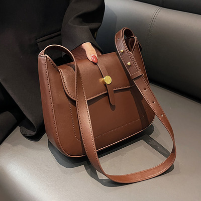 Casual torbica s podesivom ručkom - eko koža