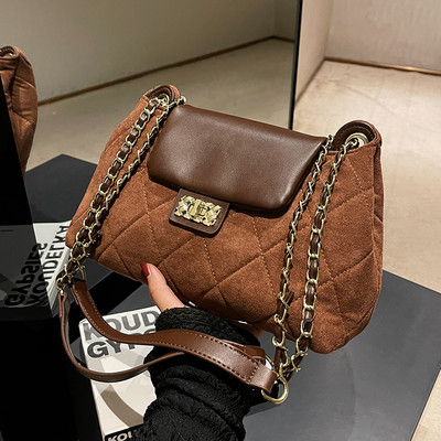 Modern női táska zsebbel