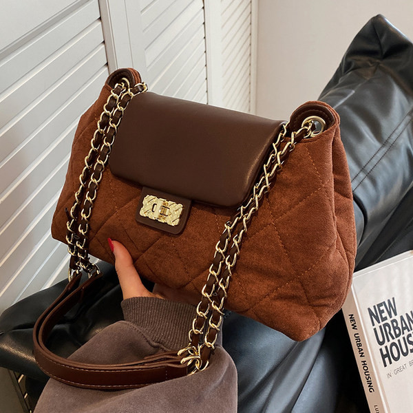 Modern női táska zsebbel