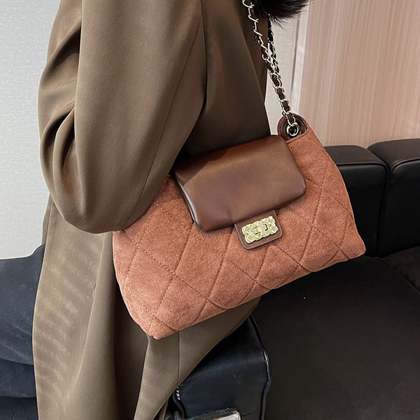 Modern női táska zsebbel