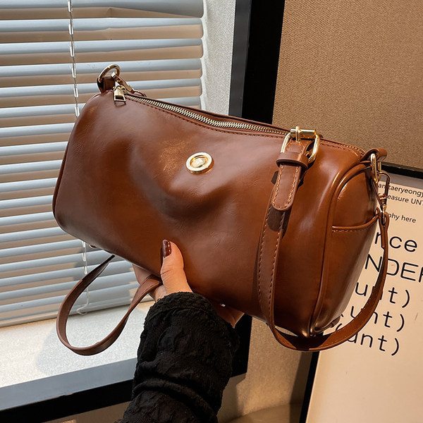 Casual torbica od eko kože sa metalnim elementom