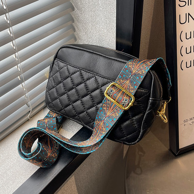 Stepēta eko ādas rokassomiņa ar garu rokturi