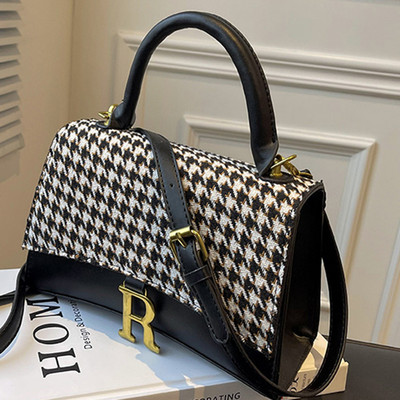 Moderna ženska torba od eko kože sa metalnim elementom