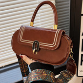 Naiste ökonahast vabaajakott laia õlasangaga