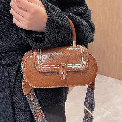 Naiste ökonahast vabaajakott laia õlasangaga