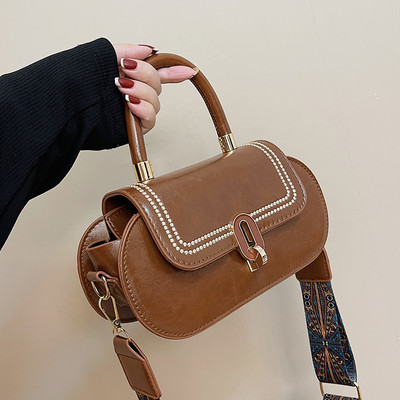 Naiste ökonahast vabaajakott laia õlasangaga