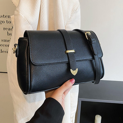 Sieviešu ikdienas soma ar garu rokturi