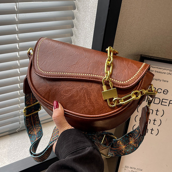 Eko ādas rokassomiņa ar magnētisku sprādzi