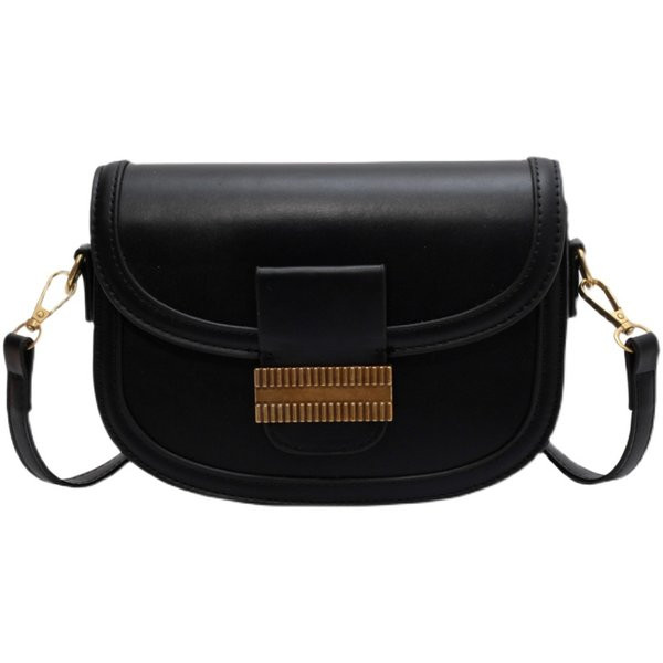 Rokassomiņa ar rāvējslēdzēju un metāla elementiem