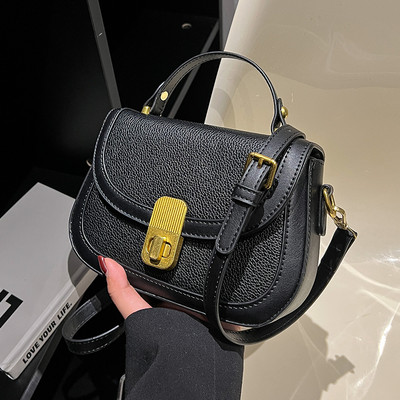 Rokassomiņa ar - metāla aizdari vairākās krāsās