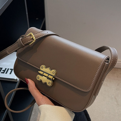 Eco bőr kézitáska cipzárral és mágneses csattal