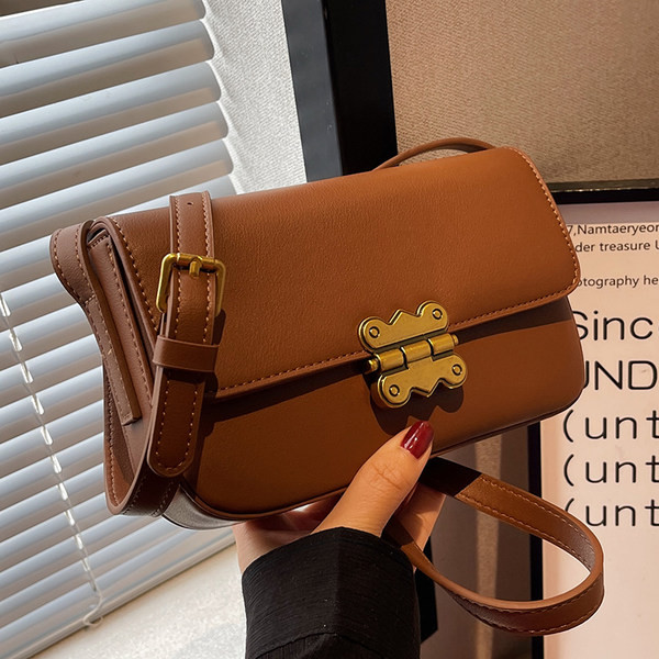 Eco bőr kézitáska cipzárral és mágneses csattal