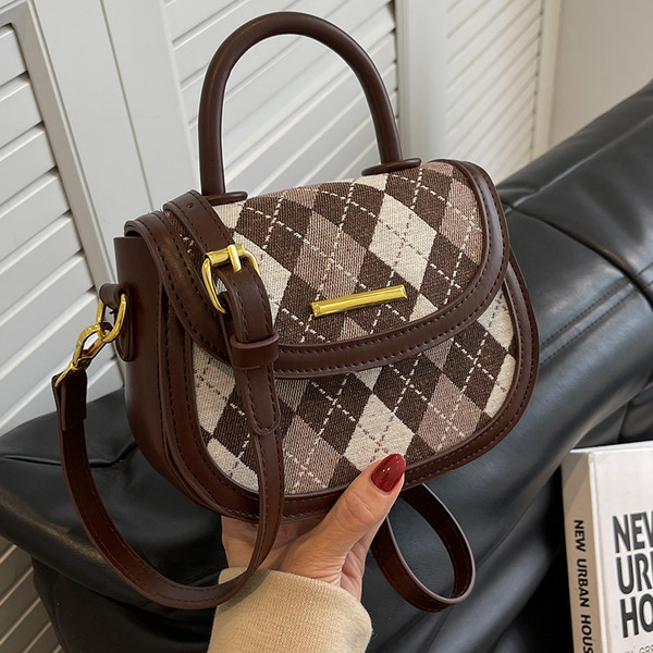 Sieviešu tekstila soma ar garu rokturi