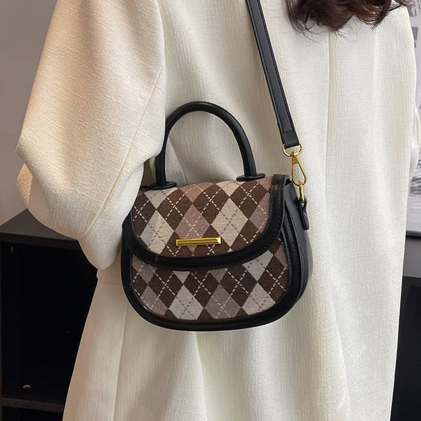 Sieviešu tekstila soma ar garu rokturi