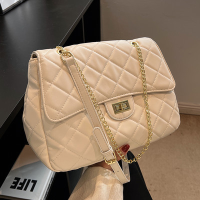 Torbica od eko kože s ručkom za rame i patentnim zatvaračem