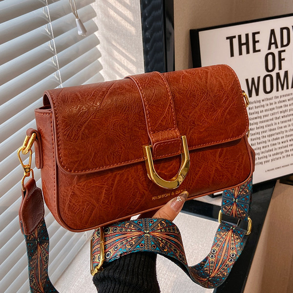 Női bőr válltáska