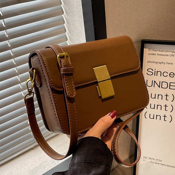 Női bőr táska három színben rögzítéssel