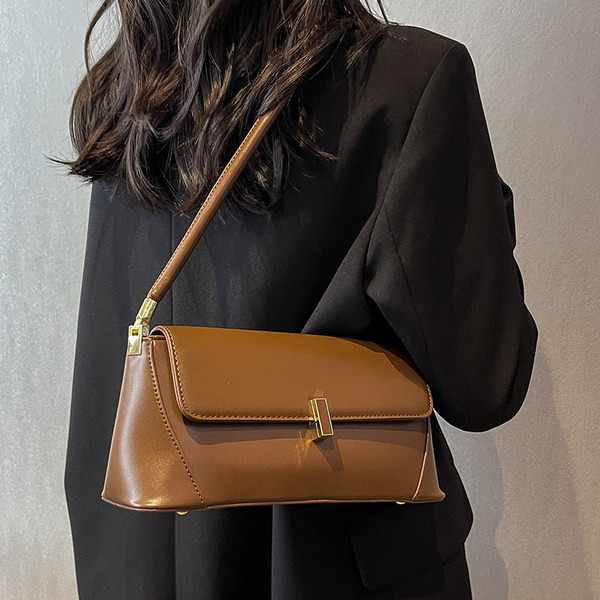 Ikdienas clutch soma