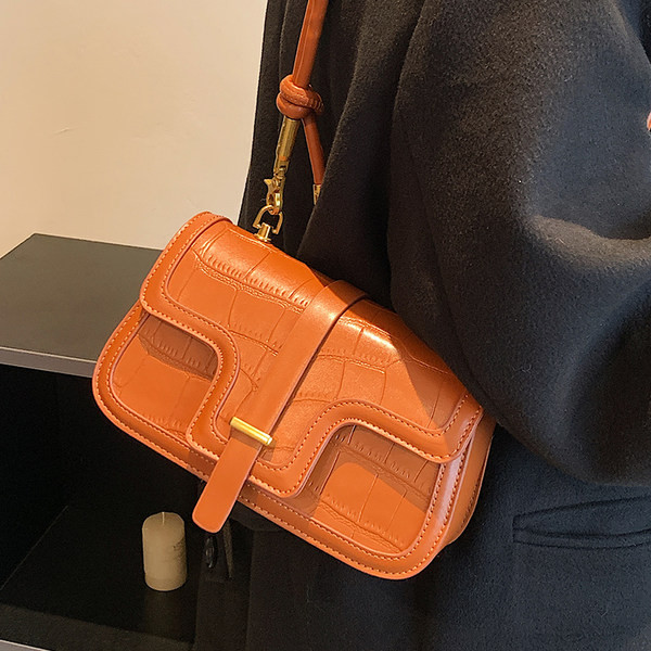 Ādas maza rokassomiņa trīs krāsās