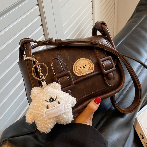 Retro rokassomiņa no eko ādas ar magnētisku sprādzi