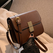 Női alkalmi táska csattal