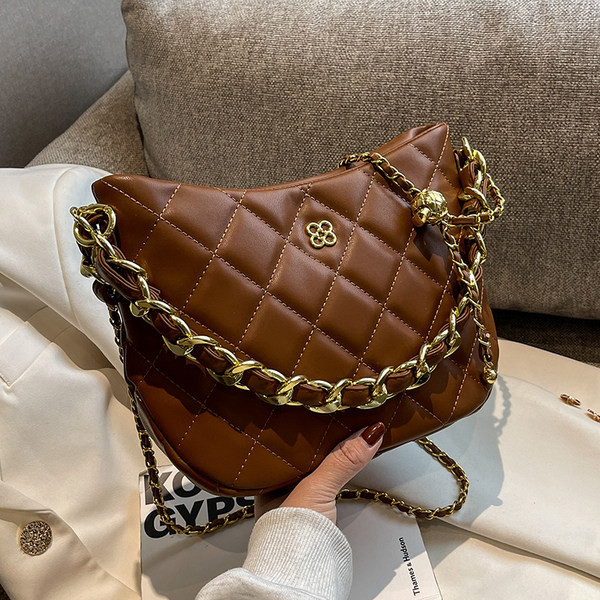 Stepēta eko ādas soma ar metāla elementu sievietēm