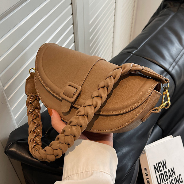 Maza sieviešu ādas soma vairākās krāsās