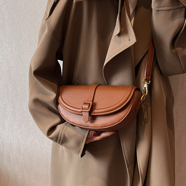 Maza sieviešu ādas soma vairākās krāsās