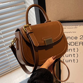 Ikdienas rokassomiņa ar metāla aizdari - četrās krāsās