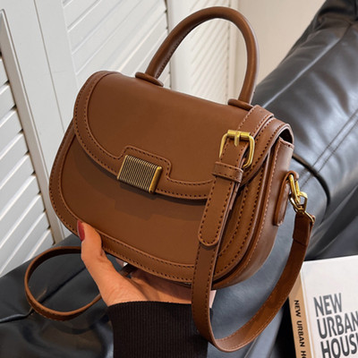 Ikdienas rokassomiņa ar metāla aizdari - četrās krāsās