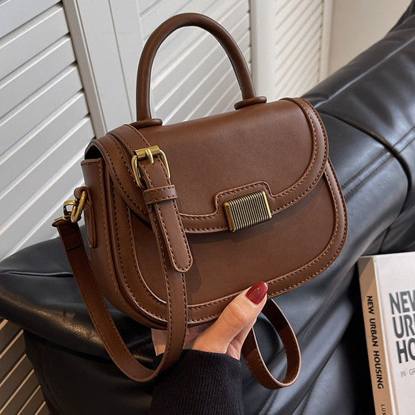 Ikdienas rokassomiņa ar metāla aizdari - četrās krāsās