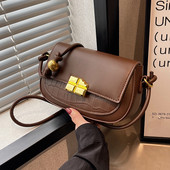 Stilīga rokassomiņa no eko ādas ar metāla aizdari, jauns modelis