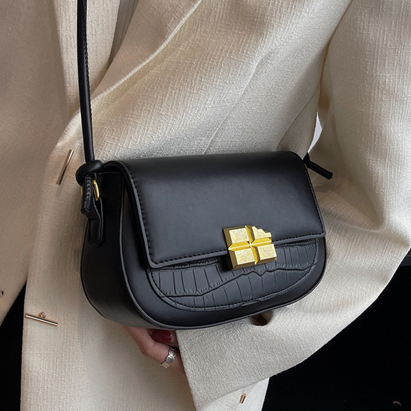 Stilīga rokassomiņa no eko ādas ar metāla aizdari, jauns modelis