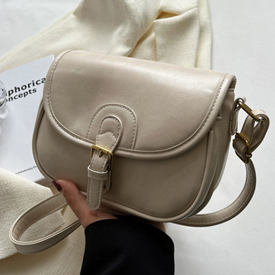 Alkalmi kézitáska csattal