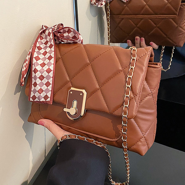 Új modell kézitáska fém csattal és sállal