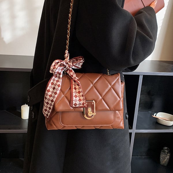 Új modell kézitáska fém csattal és sállal