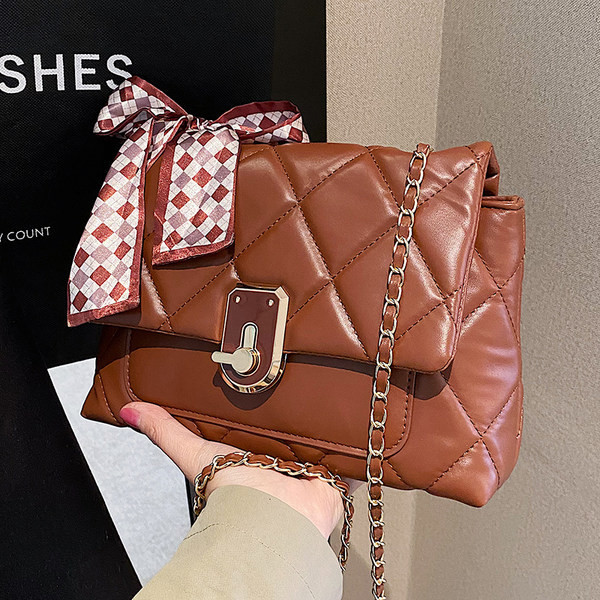 Új modell kézitáska fém csattal és sállal